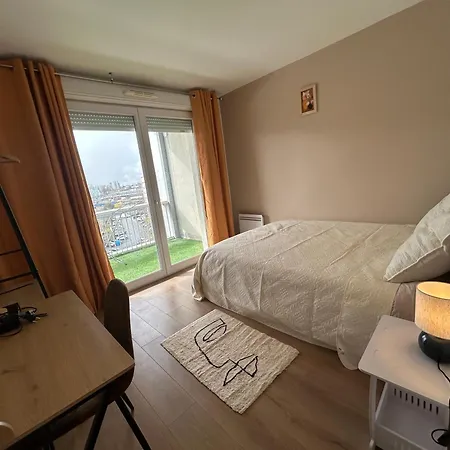 Large Bright T4, Tram, Parking Apartment Bordeaux