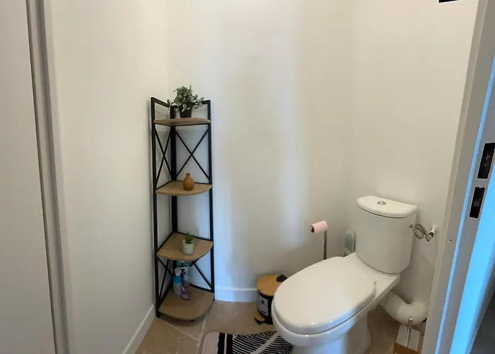 Large Bright T4, Tram, Parking Apartamento *